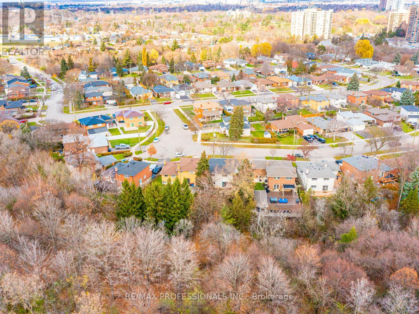 19 Pylon Place, Toronto (Elms-Old Rexdale), Ontario  M9W 2P3 - Photo 30 - W12593984