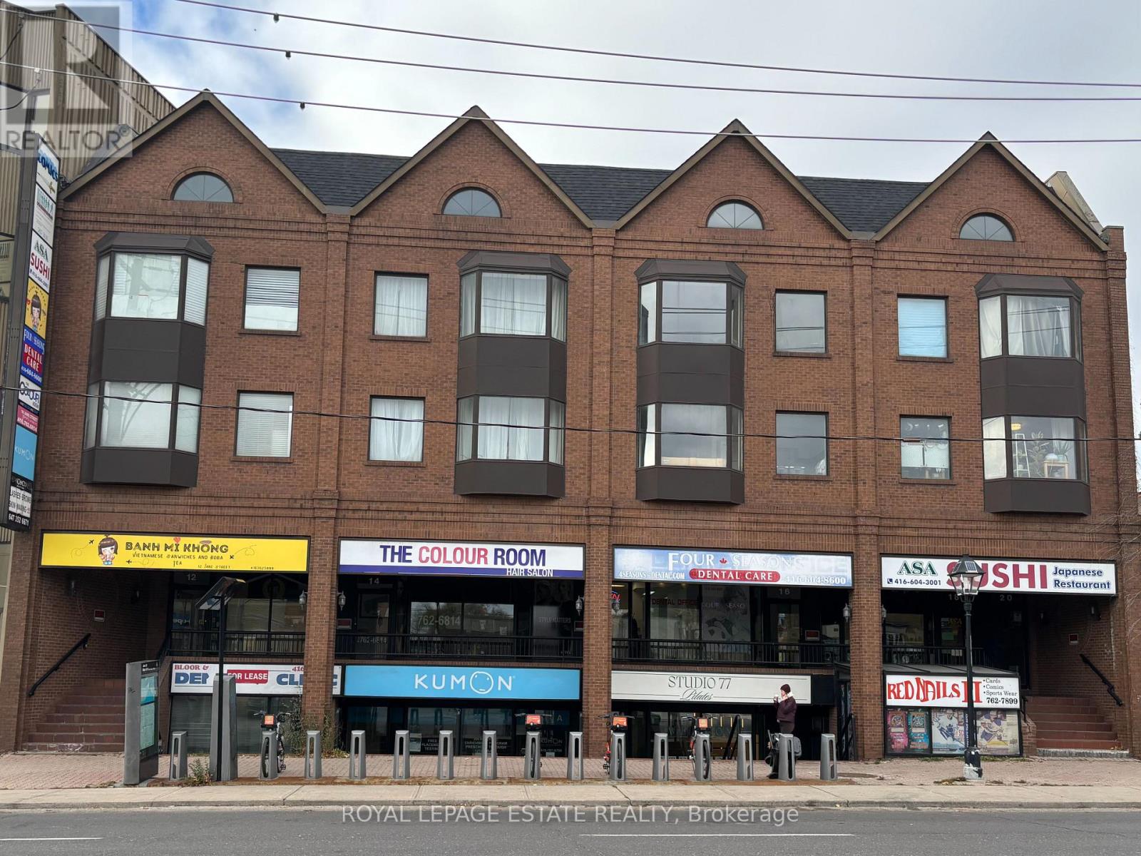 A - 12 Jane Street, Toronto (Lambton Baby Point), Ontario  M6S 3Y2 - Photo 2 - W12593998