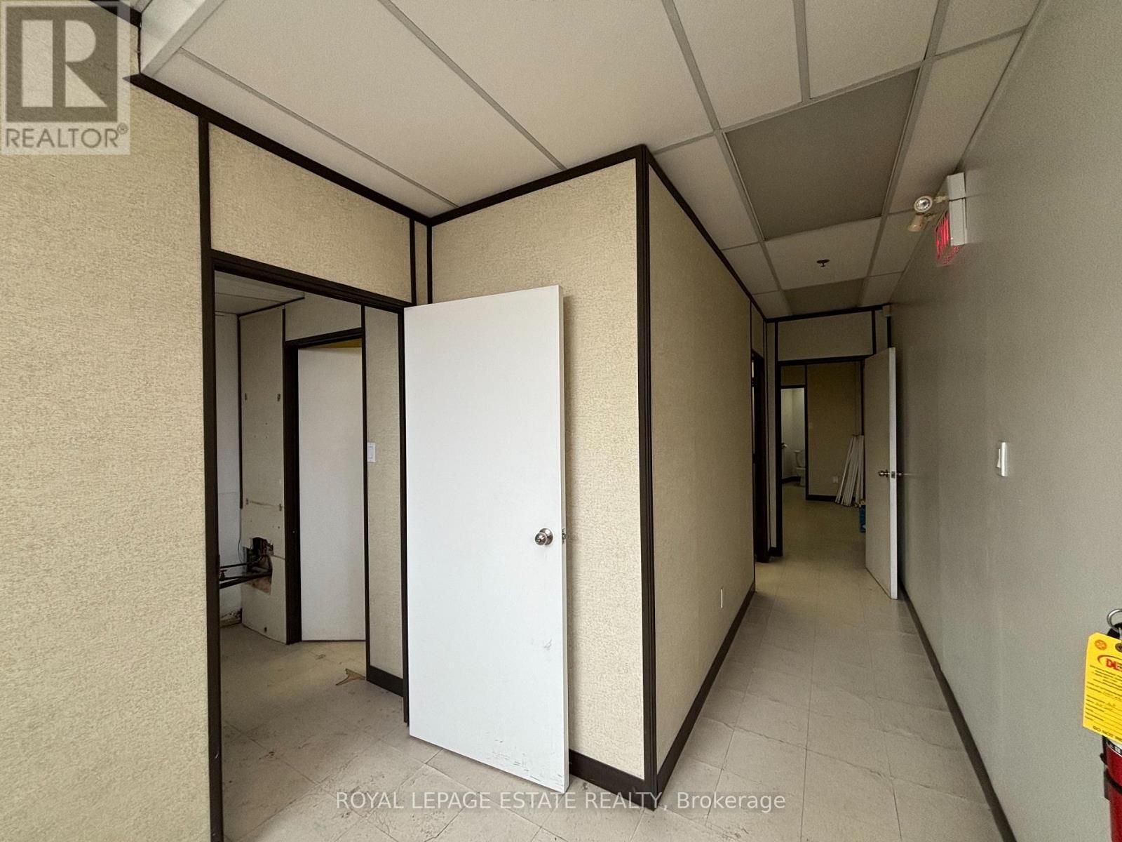 A - 12 Jane Street, Toronto (Lambton Baby Point), Ontario  M6S 3Y2 - Photo 4 - W12593998