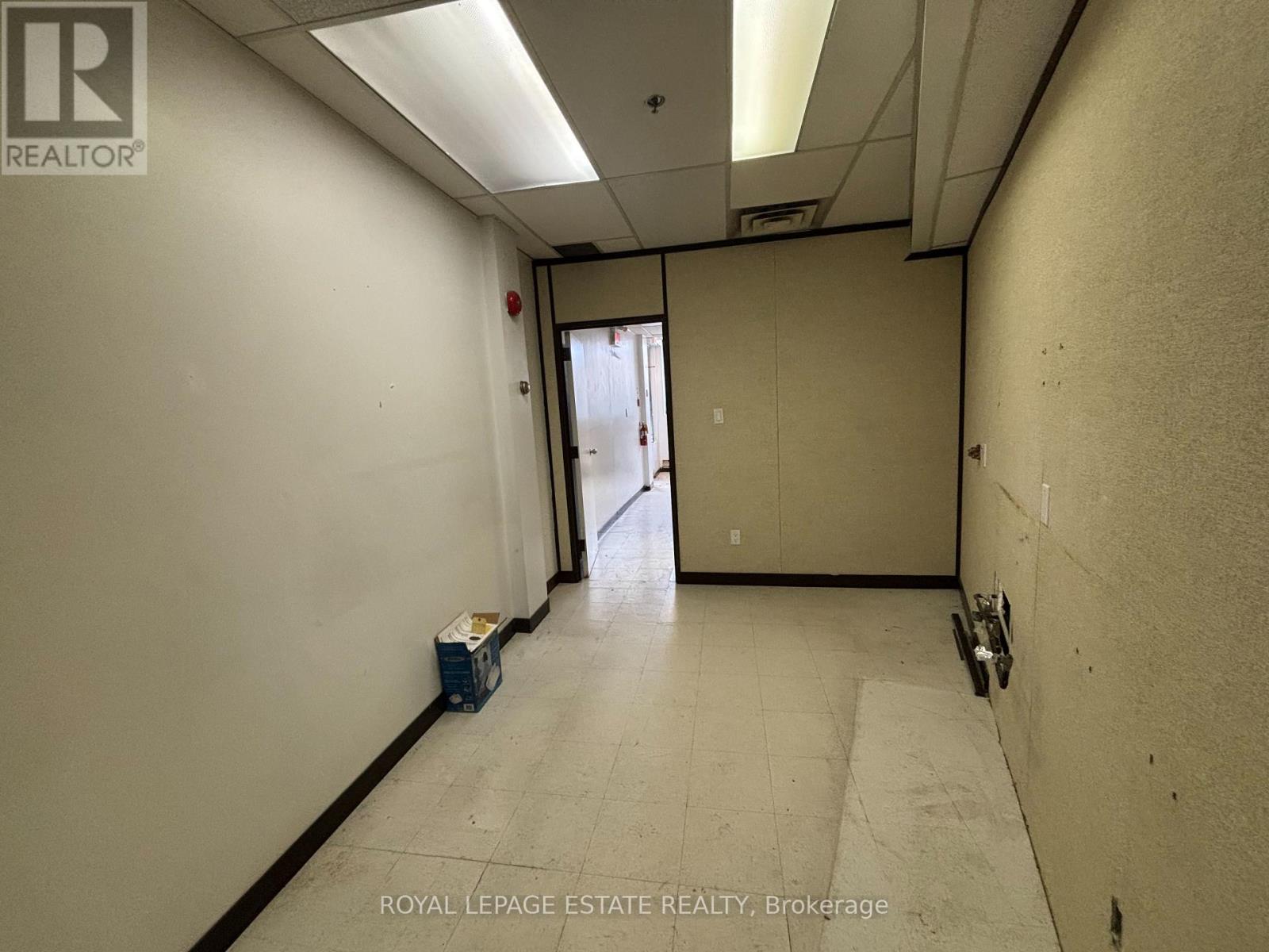 A - 12 Jane Street, Toronto (Lambton Baby Point), Ontario  M6S 3Y2 - Photo 5 - W12593998