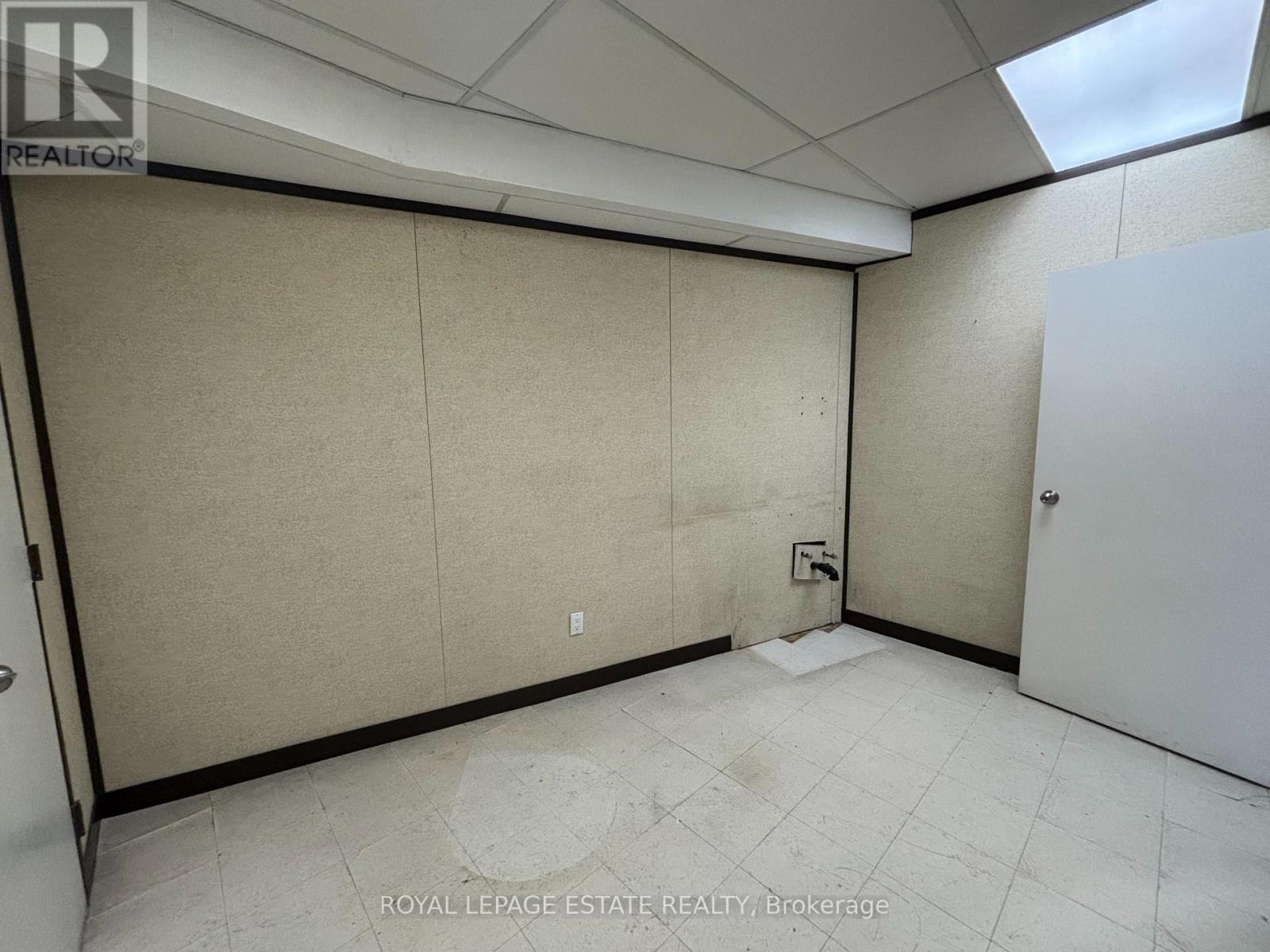 A - 12 Jane Street, Toronto (Lambton Baby Point), Ontario  M6S 3Y2 - Photo 6 - W12593998