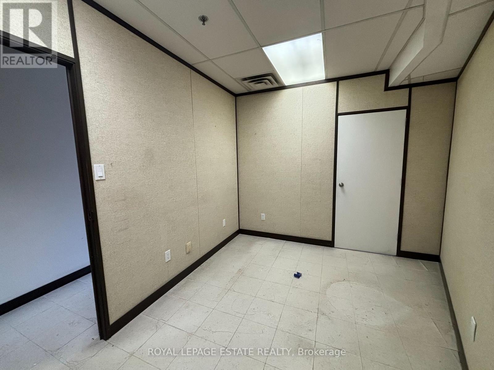 A - 12 Jane Street, Toronto (Lambton Baby Point), Ontario  M6S 3Y2 - Photo 7 - W12593998