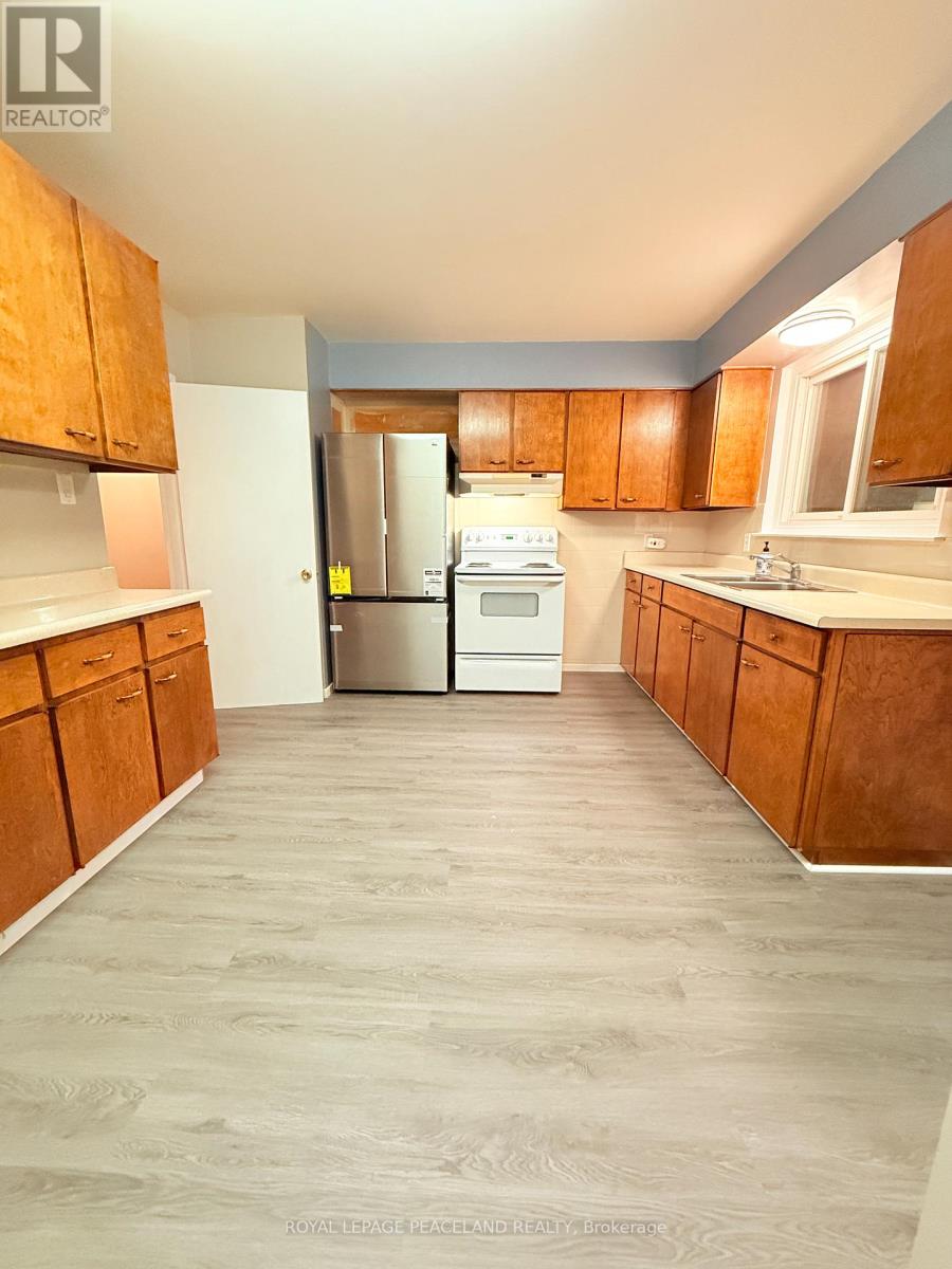 1097 Parthia Crescent, Mississauga, Ontario  L4Y 2L3 - Photo 10 - W12594020