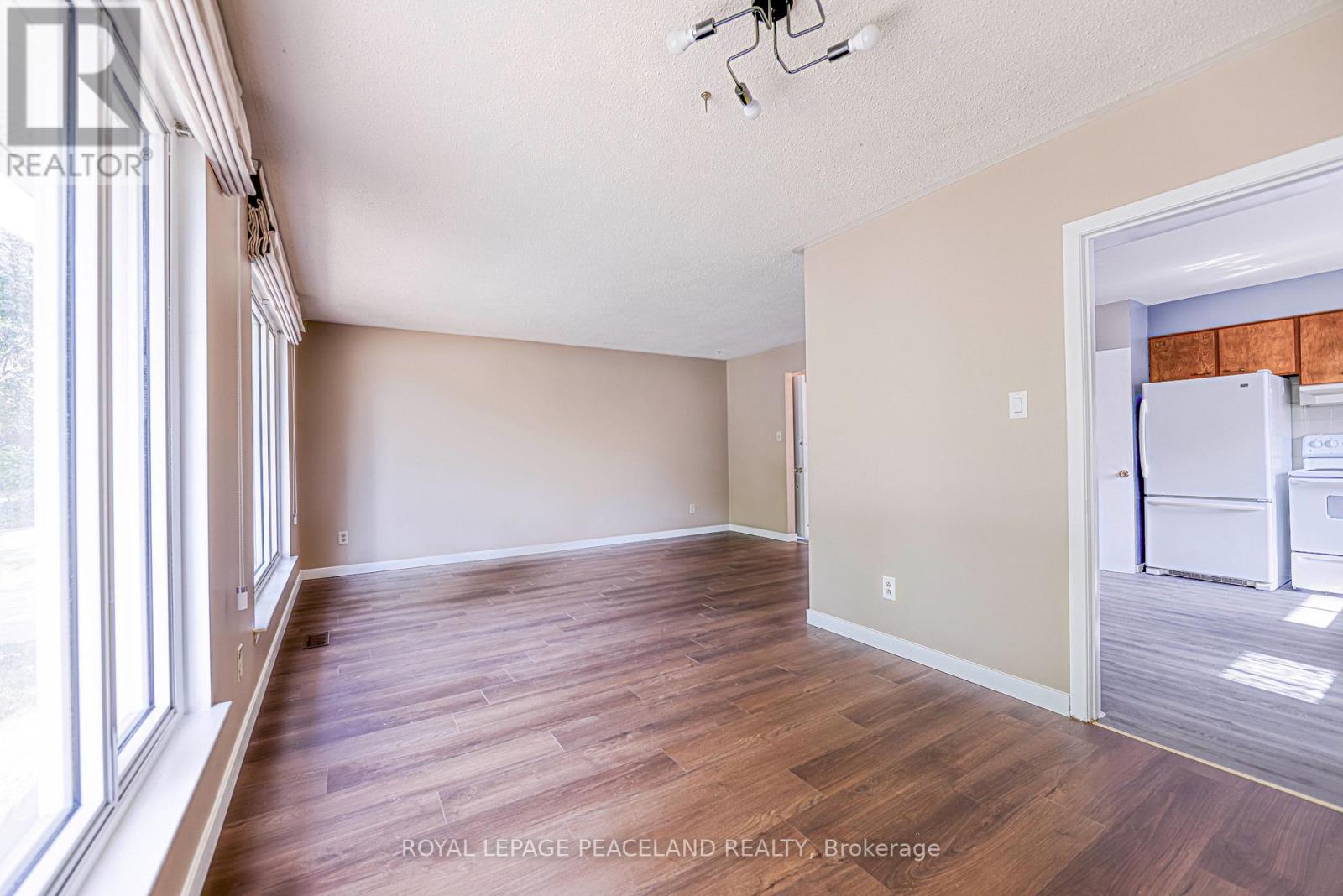 1097 Parthia Crescent, Mississauga, Ontario  L4Y 2L3 - Photo 6 - W12594020