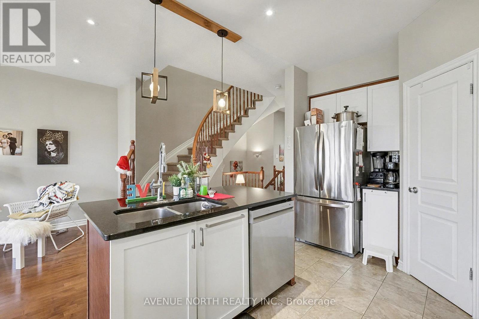 365 Cooks Mill Crescent, Ottawa, Ontario  K1V 2N2 - Photo 10 - X12594140