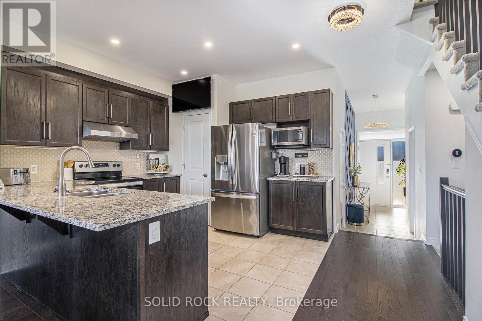 525 Cope Drive, Ottawa, Ontario K2V 0N9 - Photo 12 - X12594196