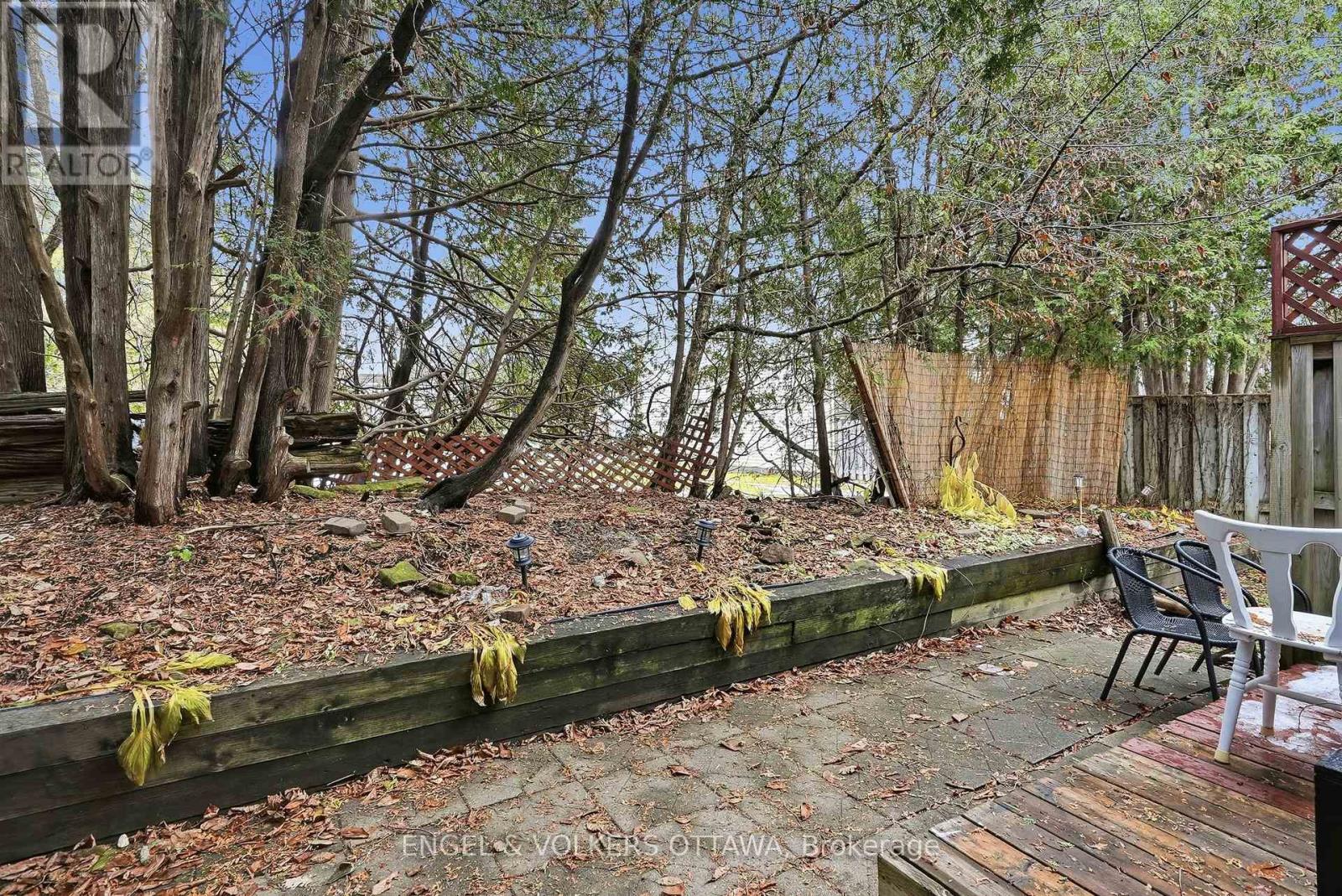 20 - 80 Mcdermot Court, Ottawa, Ontario  K2L 3V1 - Photo 21 - X12594204