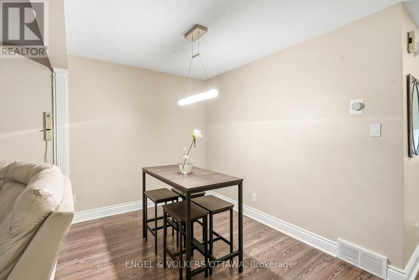 20 - 80 Mcdermot Court, Ottawa, Ontario  K2L 3V1 - Photo 5 - X12594204