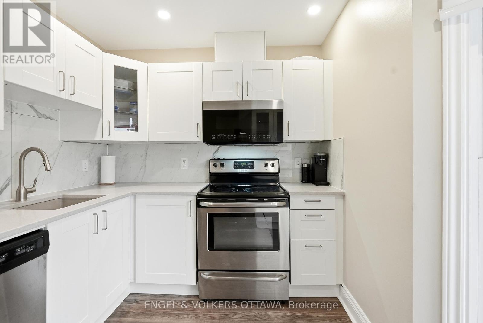 20 - 80 Mcdermot Court, Ottawa, Ontario  K2L 3V1 - Photo 7 - X12594204