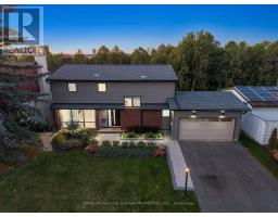 33 COMMANCHE DRIVE, Ottawa, Ontario