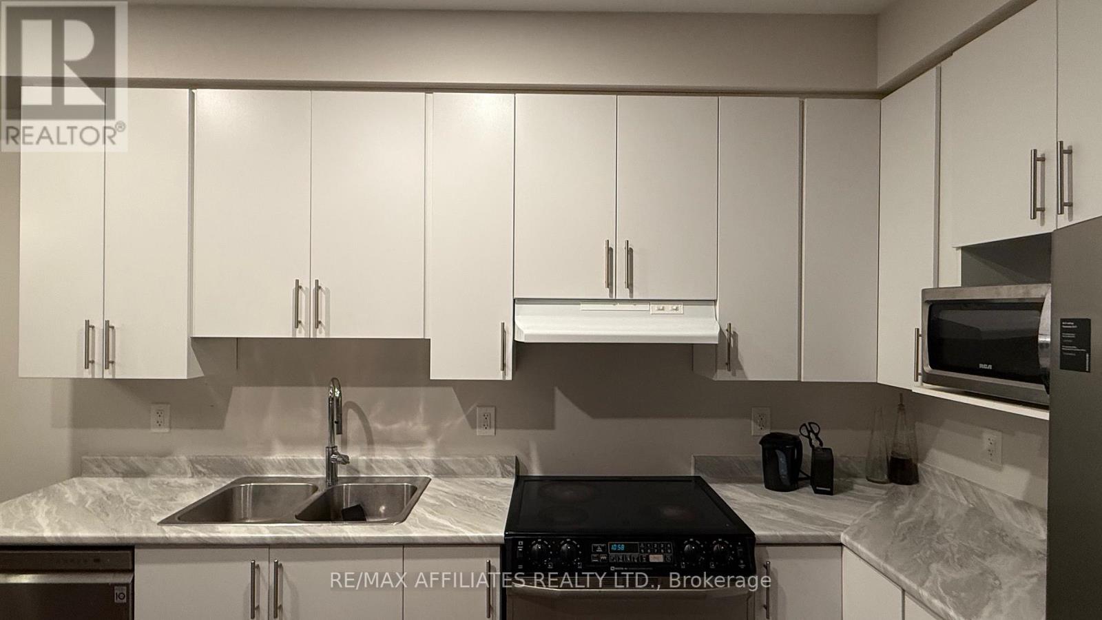 308 Livery Street, Ottawa, Ontario  K2S 1E7 - Photo 3 - X12594288