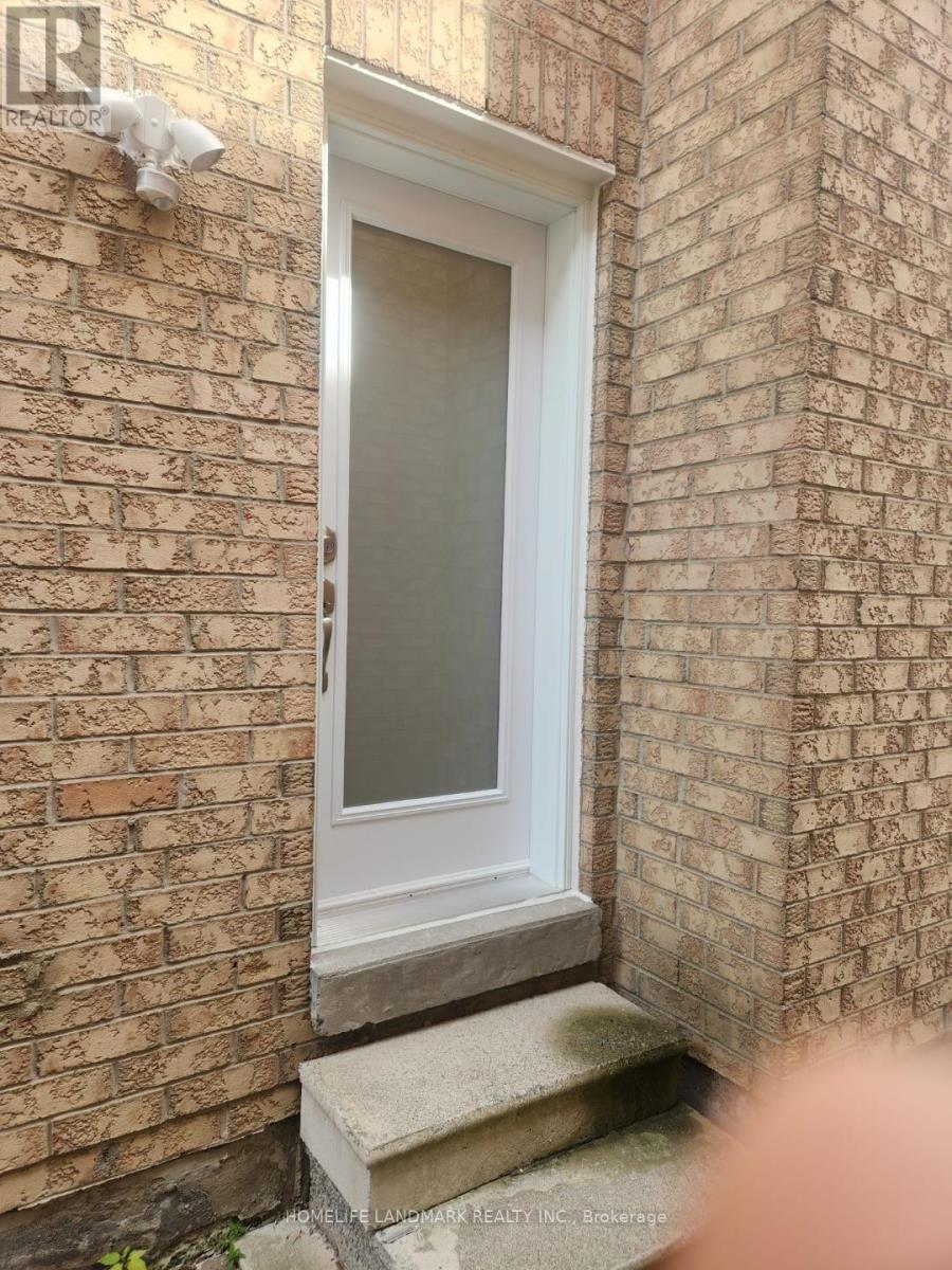 282 Forest Run Boulevard, Vaughan, Ontario L4K 5G2 - Photo 2 - N12422591