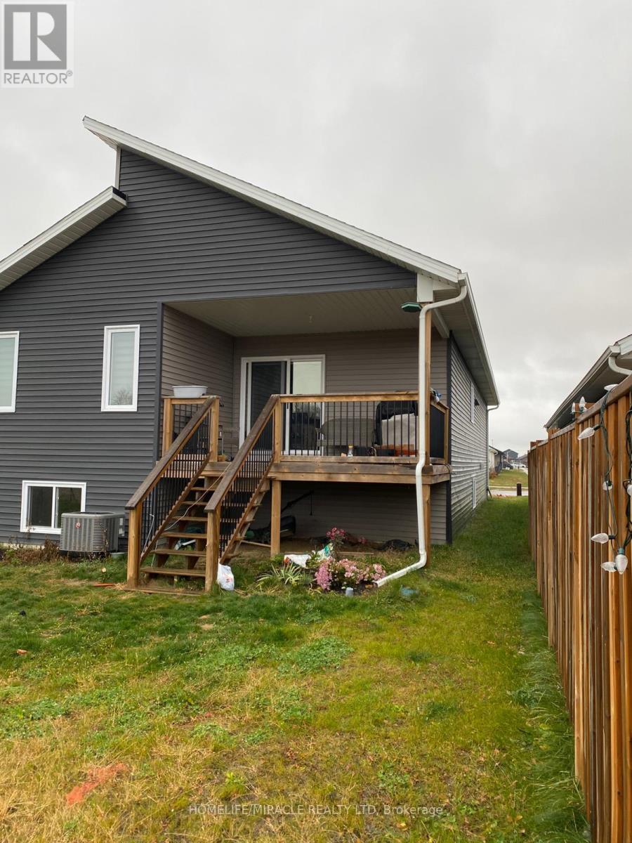 223 Manning Drive, Chatham-Kent, Ontario  N7M 0S5 - Photo 2 - X12593966