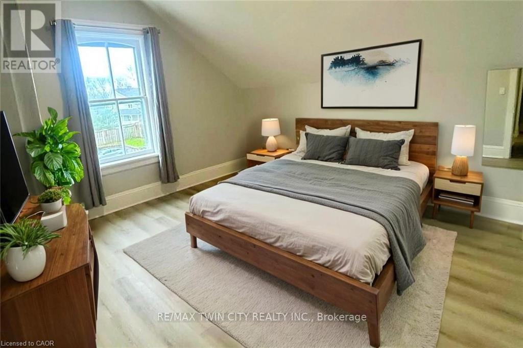 33 Bute Street, North Dumfries, Ontario  N0B 1E0 - Photo 13 - X12594022