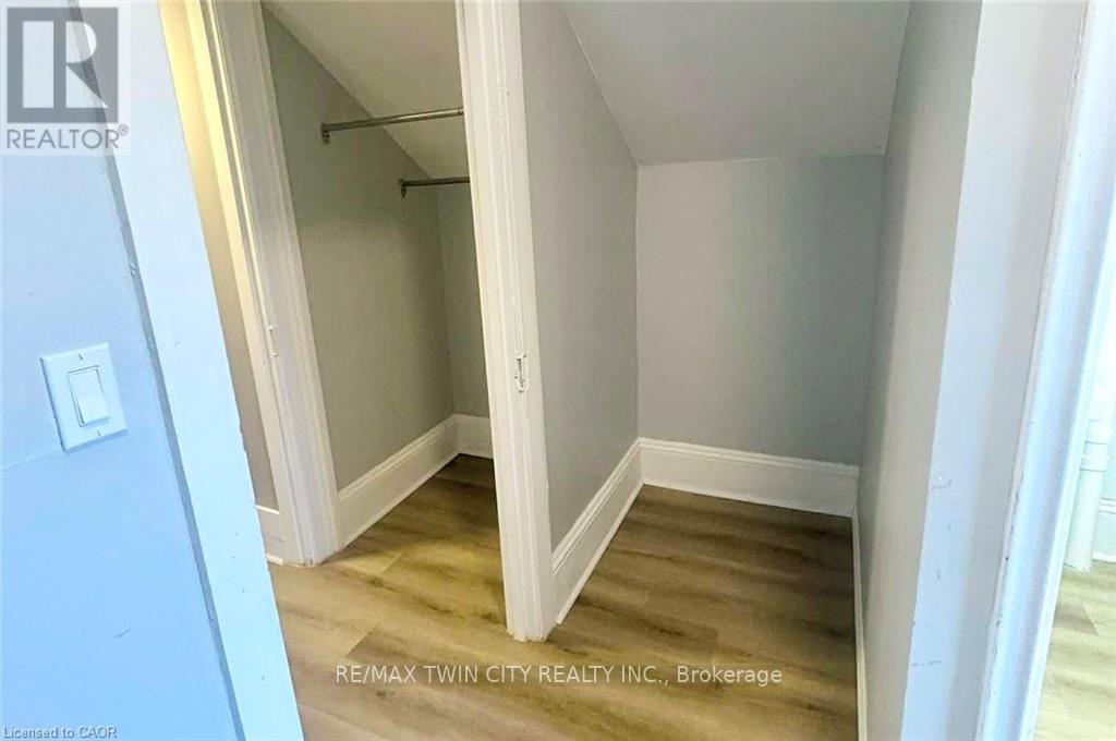 33 Bute Street, North Dumfries, Ontario  N0B 1E0 - Photo 16 - X12594022