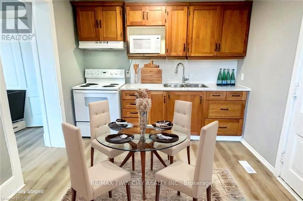 33 Bute Street, North Dumfries, Ontario  N0B 1E0 - Photo 2 - X12594022