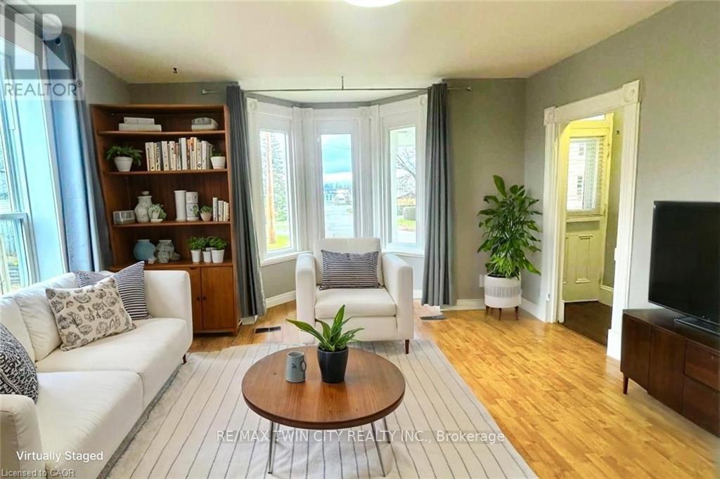 33 Bute Street, North Dumfries, Ontario  N0B 1E0 - Photo 9 - X12594022