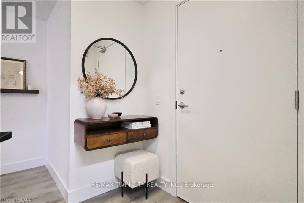 516 - 107 Roger Street, Waterloo, Ontario  N2J 0G3 - Photo 6 - X12594088