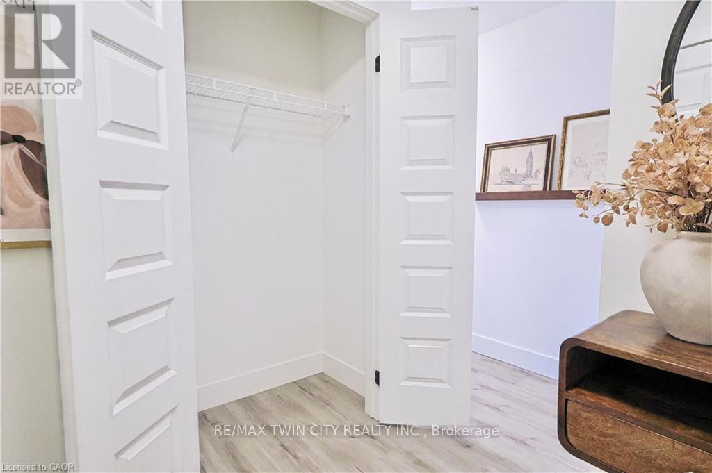 516 - 107 Roger Street, Waterloo, Ontario  N2J 0G3 - Photo 7 - X12594088