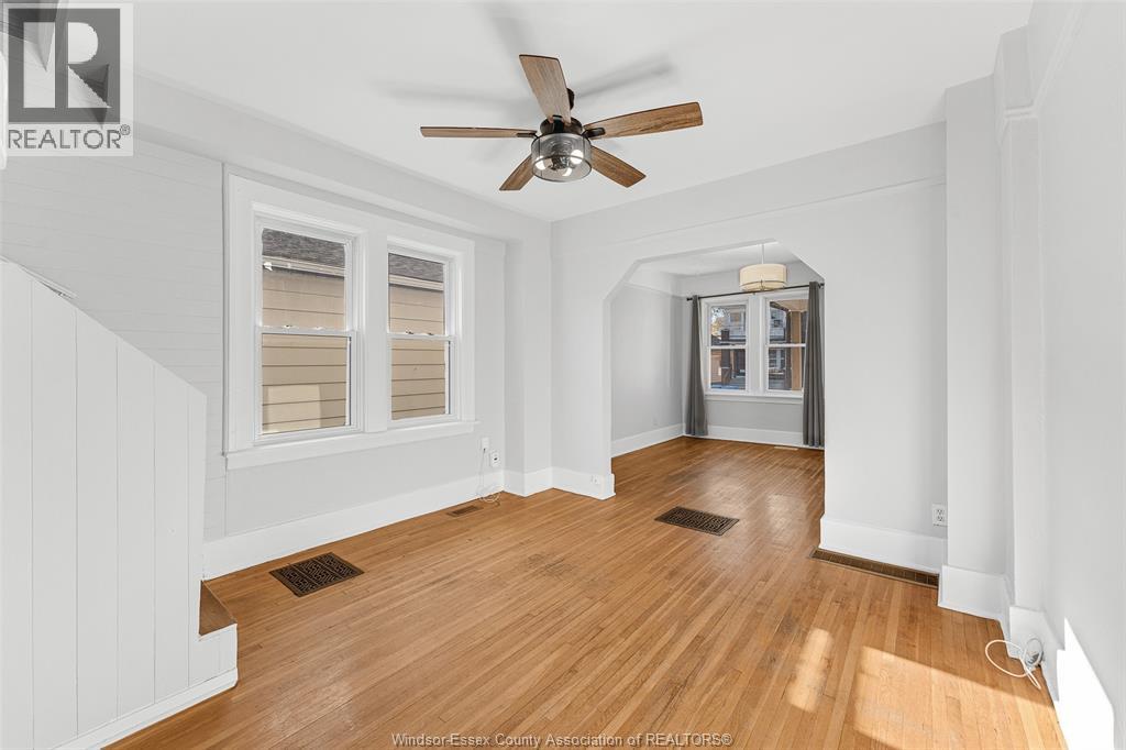 1044 Elm Avenue, Windsor, Ontario N9A 5H7 - Photo 8 - 25030934