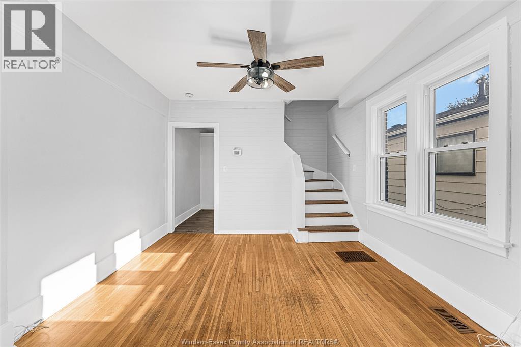 1044 Elm Avenue, Windsor, Ontario N9A 5H7 - Photo 7 - 25030934