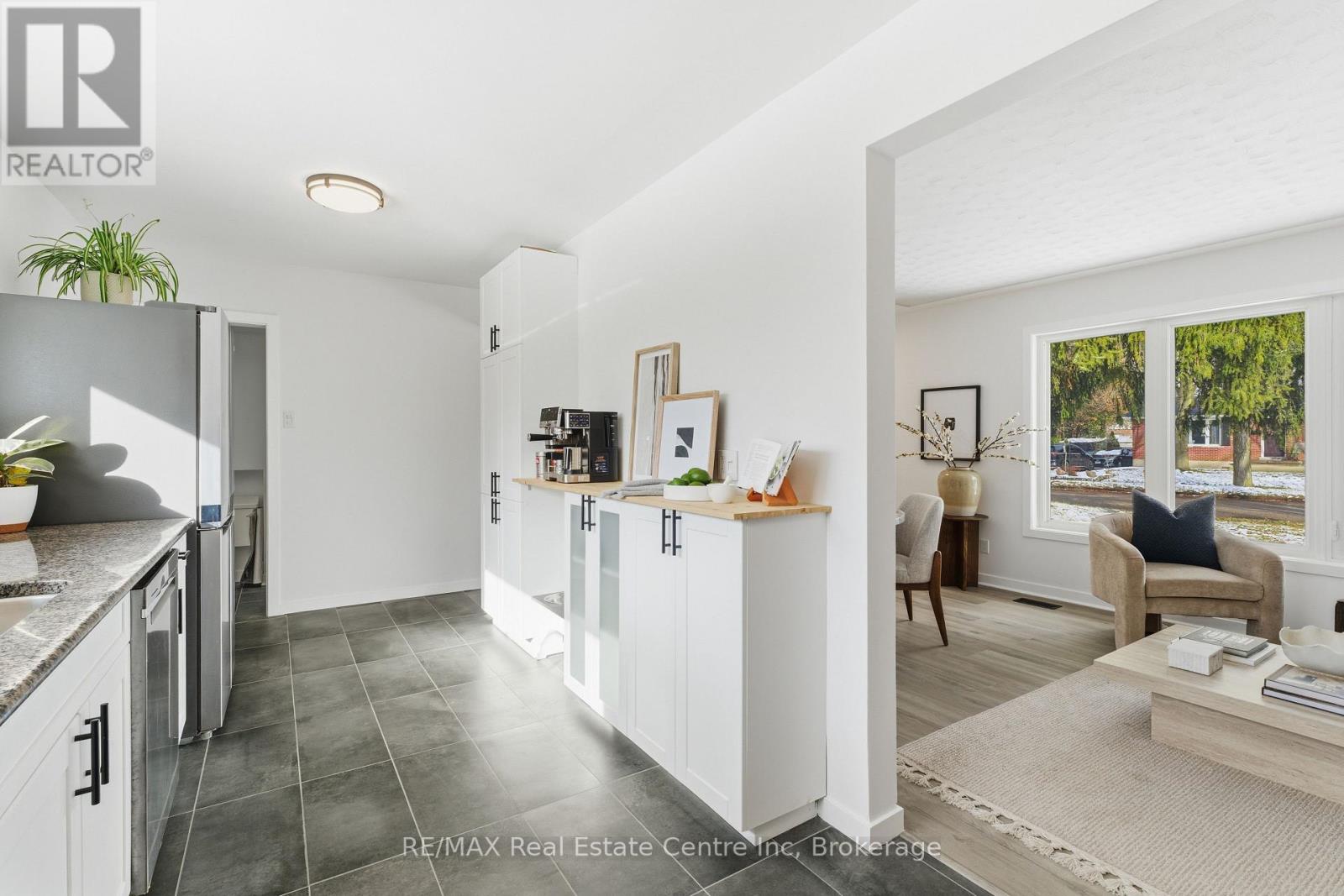 65 Sunnylea Crescent, Guelph, Ontario  N1E 1W3 - Photo 24 - X12594242