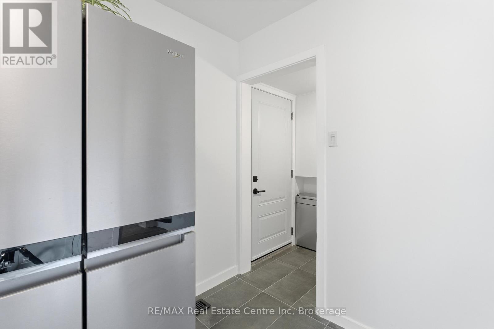 65 Sunnylea Crescent, Guelph, Ontario  N1E 1W3 - Photo 27 - X12594242