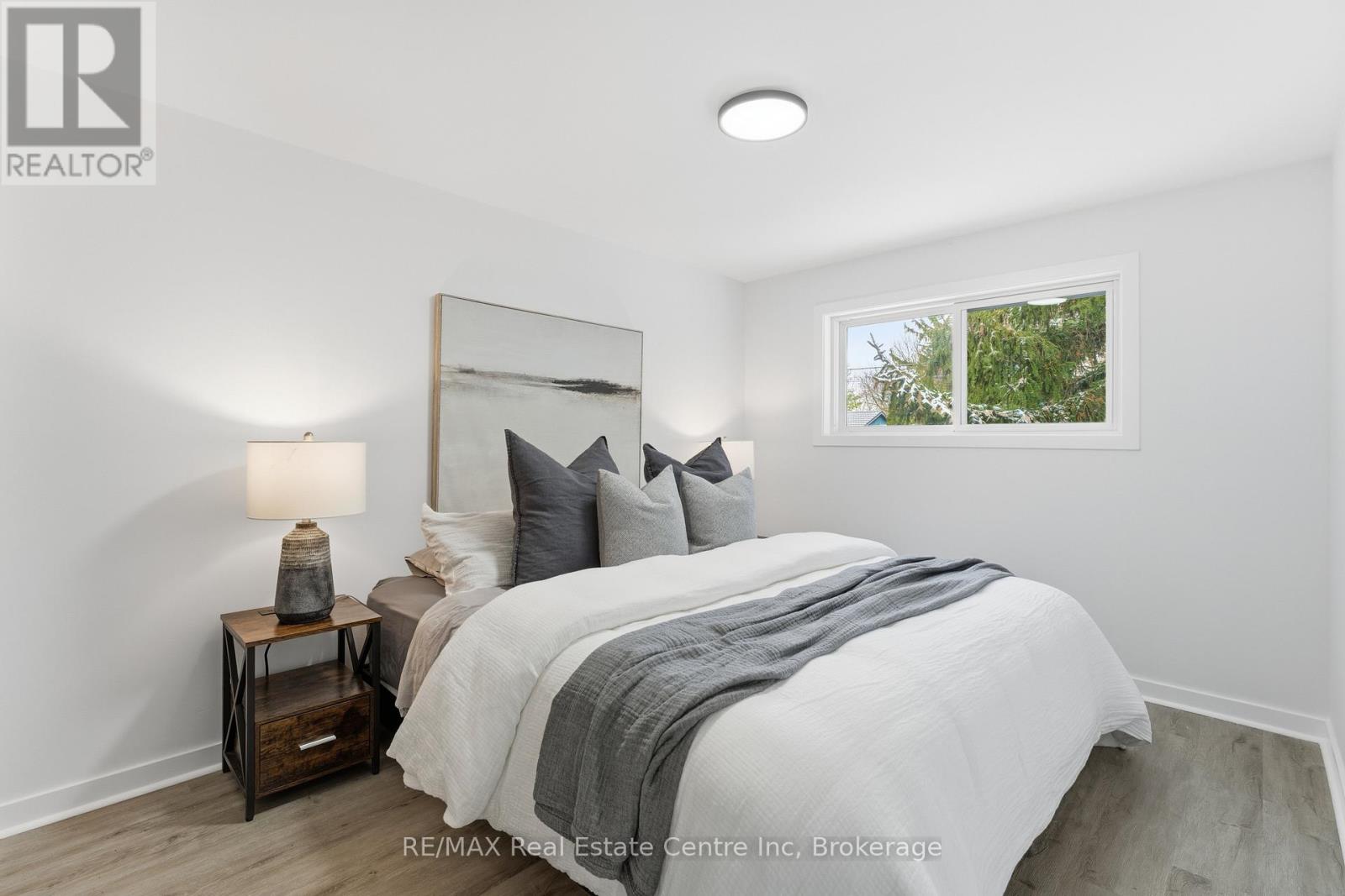 65 Sunnylea Crescent, Guelph, Ontario  N1E 1W3 - Photo 33 - X12594242