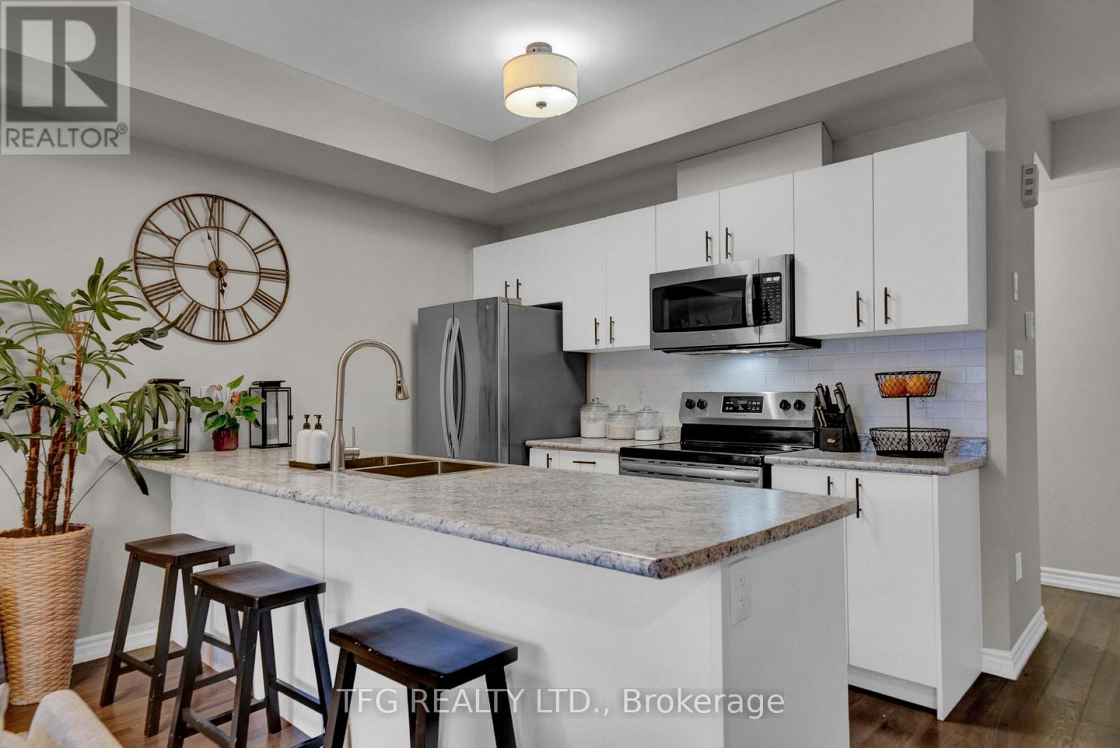 249 - 1730 Grenwich Glen, Pickering, Ontario  L1X 0E4 - Photo 5 - E12555068