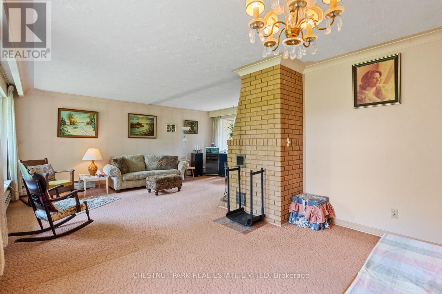 2 Gallacher Avenue, Richmond Hill, Ontario  L4E 2W9 - Photo 11 - N12237091