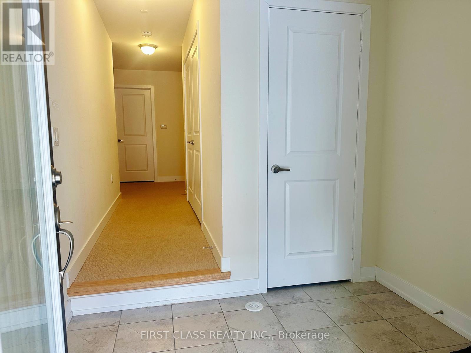 118 Credit Lane, Richmond Hill, Ontario  L4E 1G9 - Photo 2 - N12593914