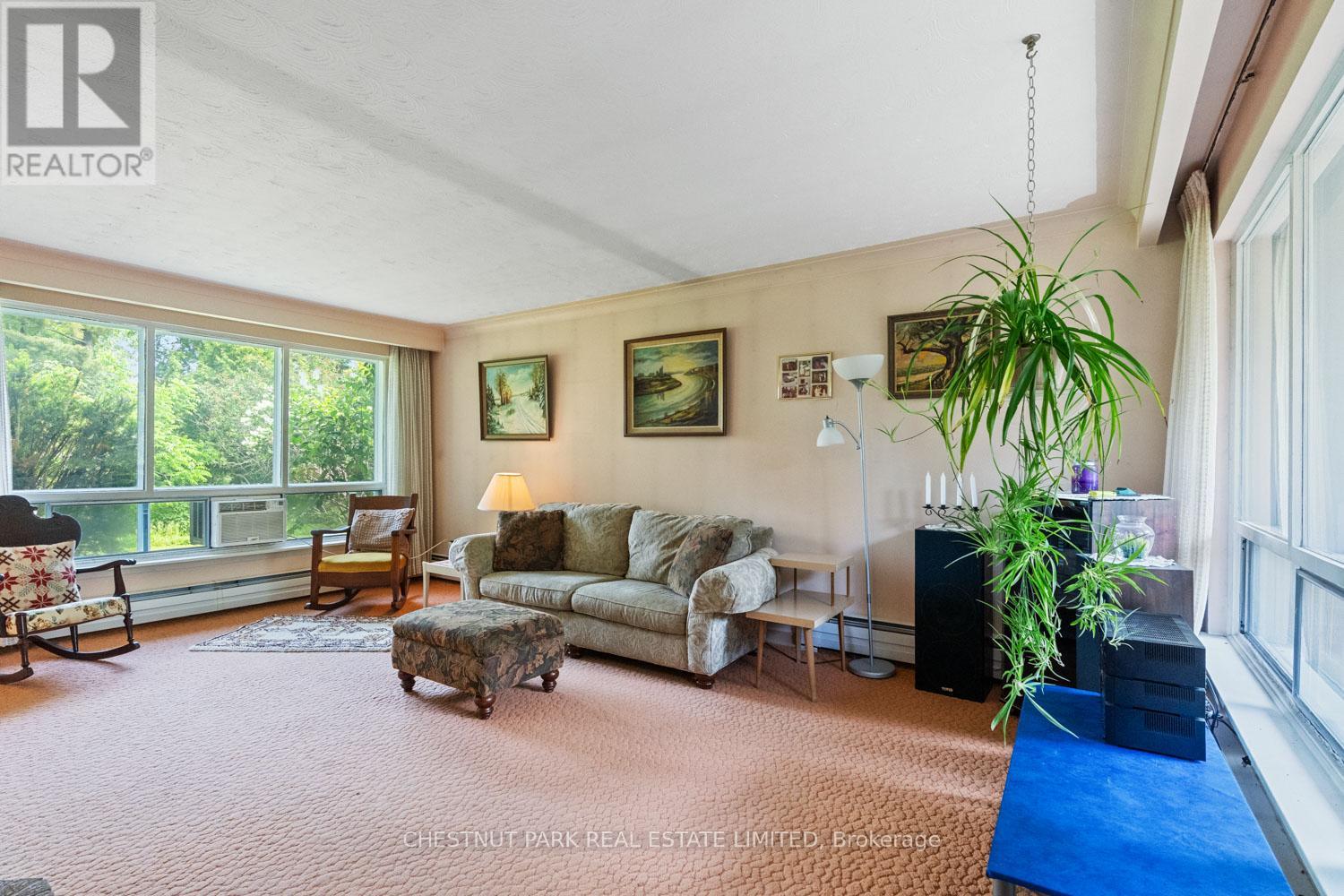 2 Gallacher Avenue, Richmond Hill, Ontario  L4E 2W9 - Photo 7 - N12237091