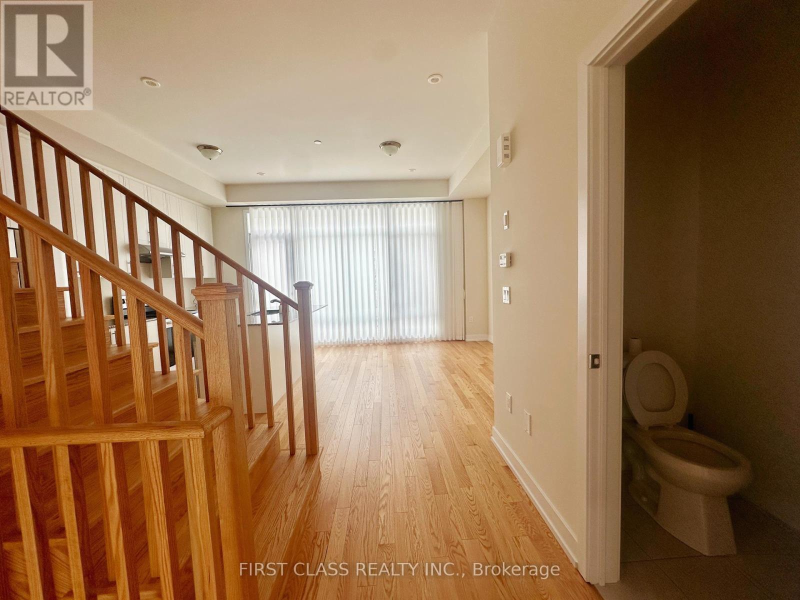 118 Credit Lane, Richmond Hill, Ontario  L4E 1G9 - Photo 7 - N12593914