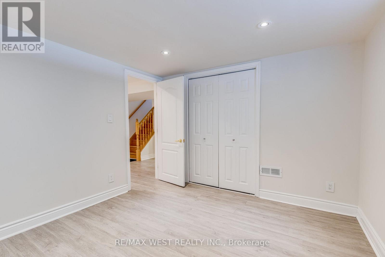 Lower - 606 Conacher Drive, Toronto, Ontario  M2M 3N1 - Photo 12 - C12594310