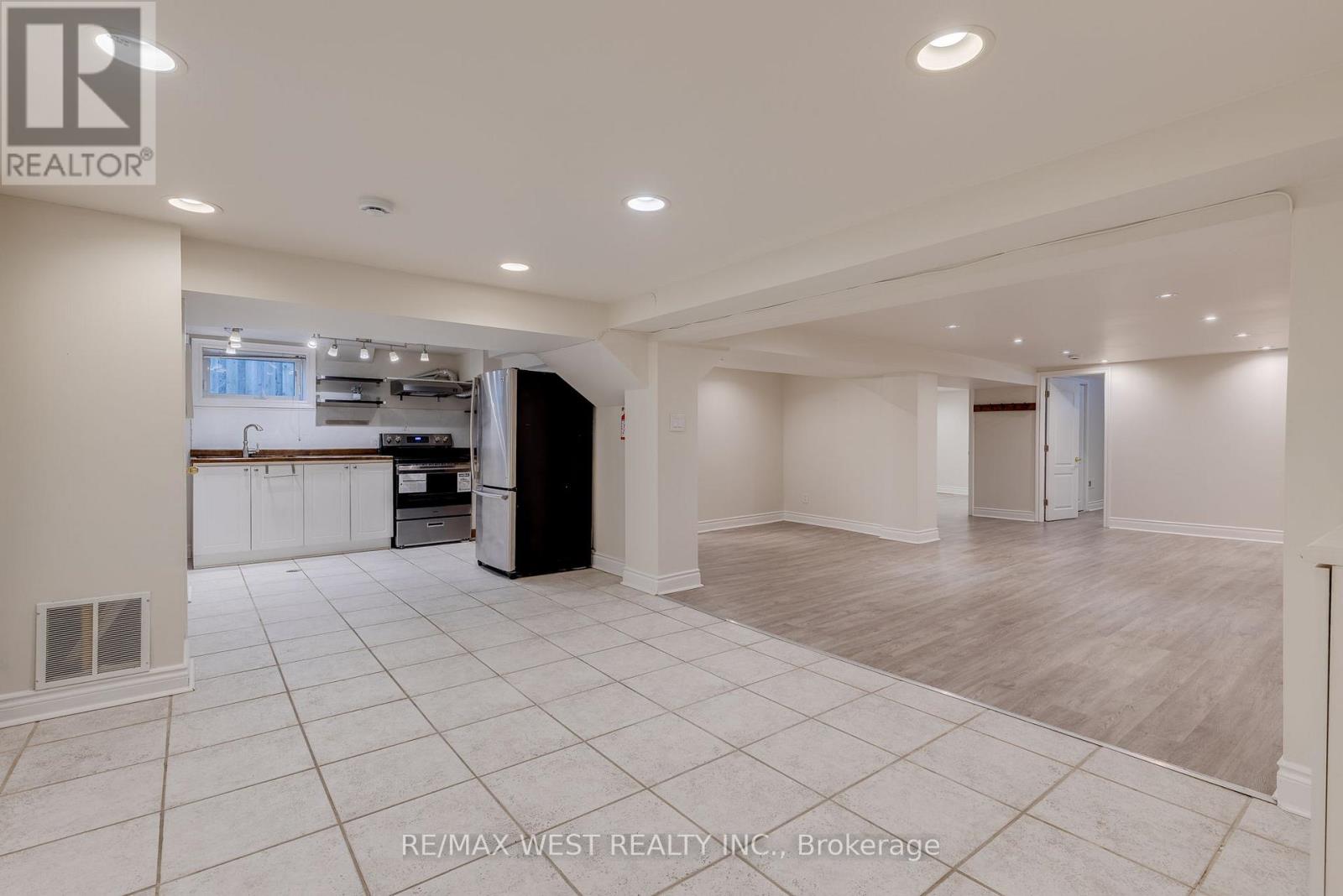 Lower - 606 Conacher Drive, Toronto, Ontario  M2M 3N1 - Photo 5 - C12594310