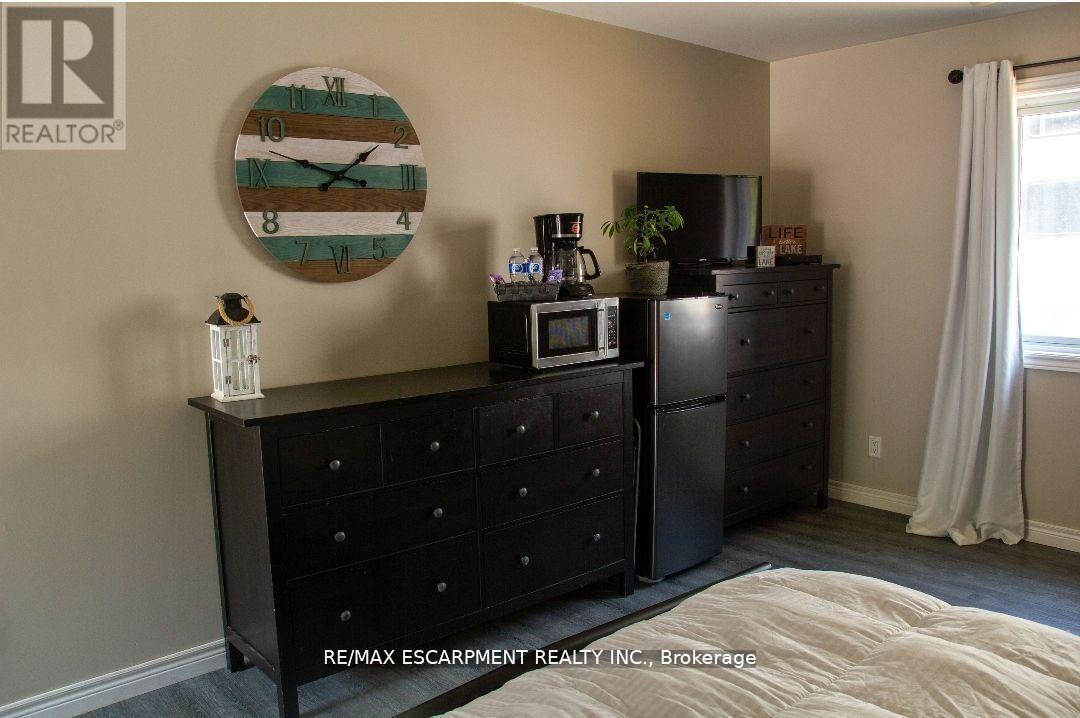 9717 Army Camp Road, Lambton Shores, Ontario  N0N 1J3 - Photo 28 - X12452659