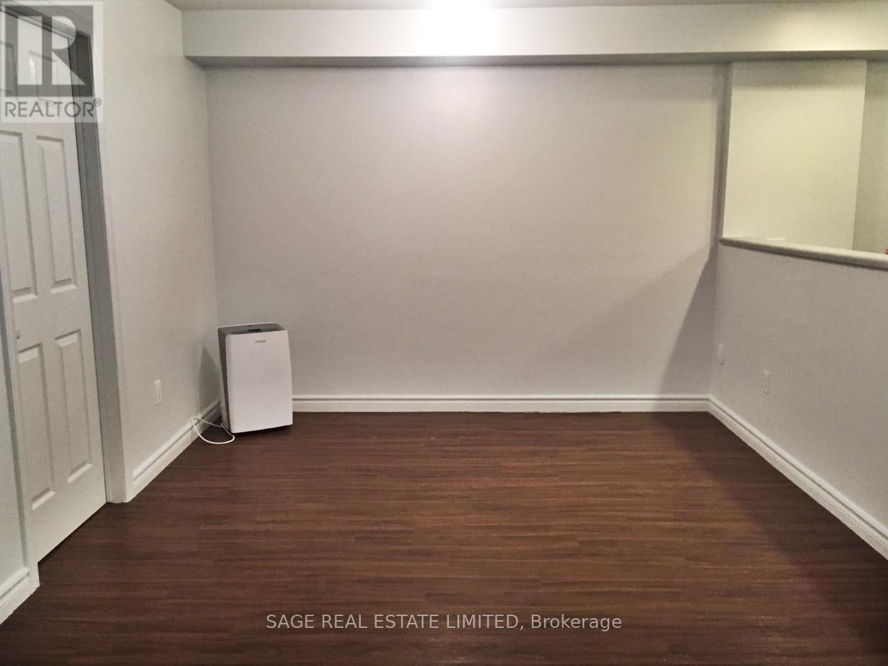 B - 222 Kenilworth Avenue, Toronto, Ontario  M4L 3S6 - Photo 5 - E12594282