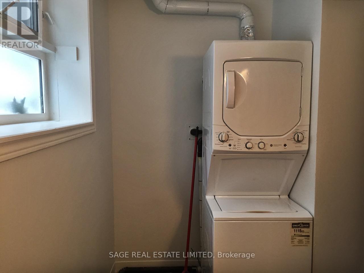 B - 222 Kenilworth Avenue, Toronto, Ontario  M4L 3S6 - Photo 7 - E12594282