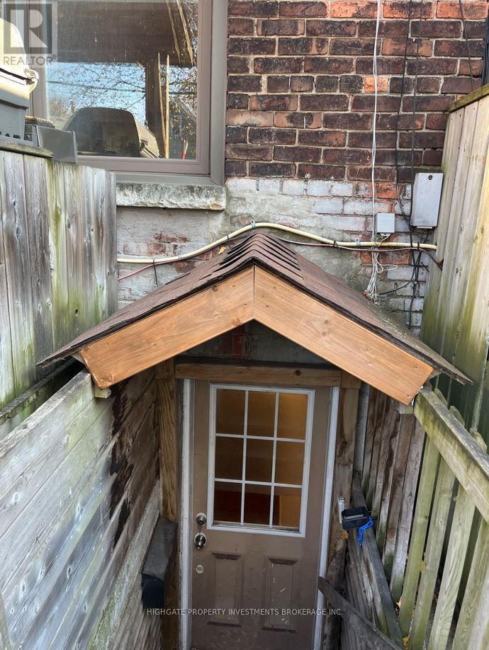 Bsmt - 104 Bertmount Avenue, Toronto, Ontario  M4M 2X9 - Photo 2 - E12594308