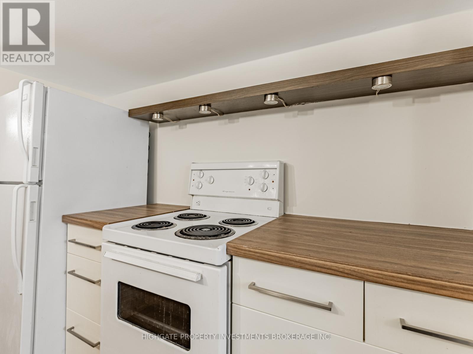 Bsmt - 104 Bertmount Avenue, Toronto, Ontario  M4M 2X9 - Photo 20 - E12594308