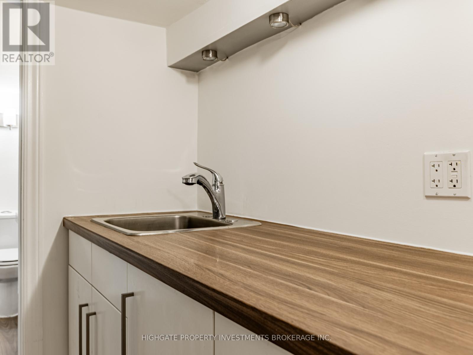 Bsmt - 104 Bertmount Avenue, Toronto, Ontario  M4M 2X9 - Photo 21 - E12594308