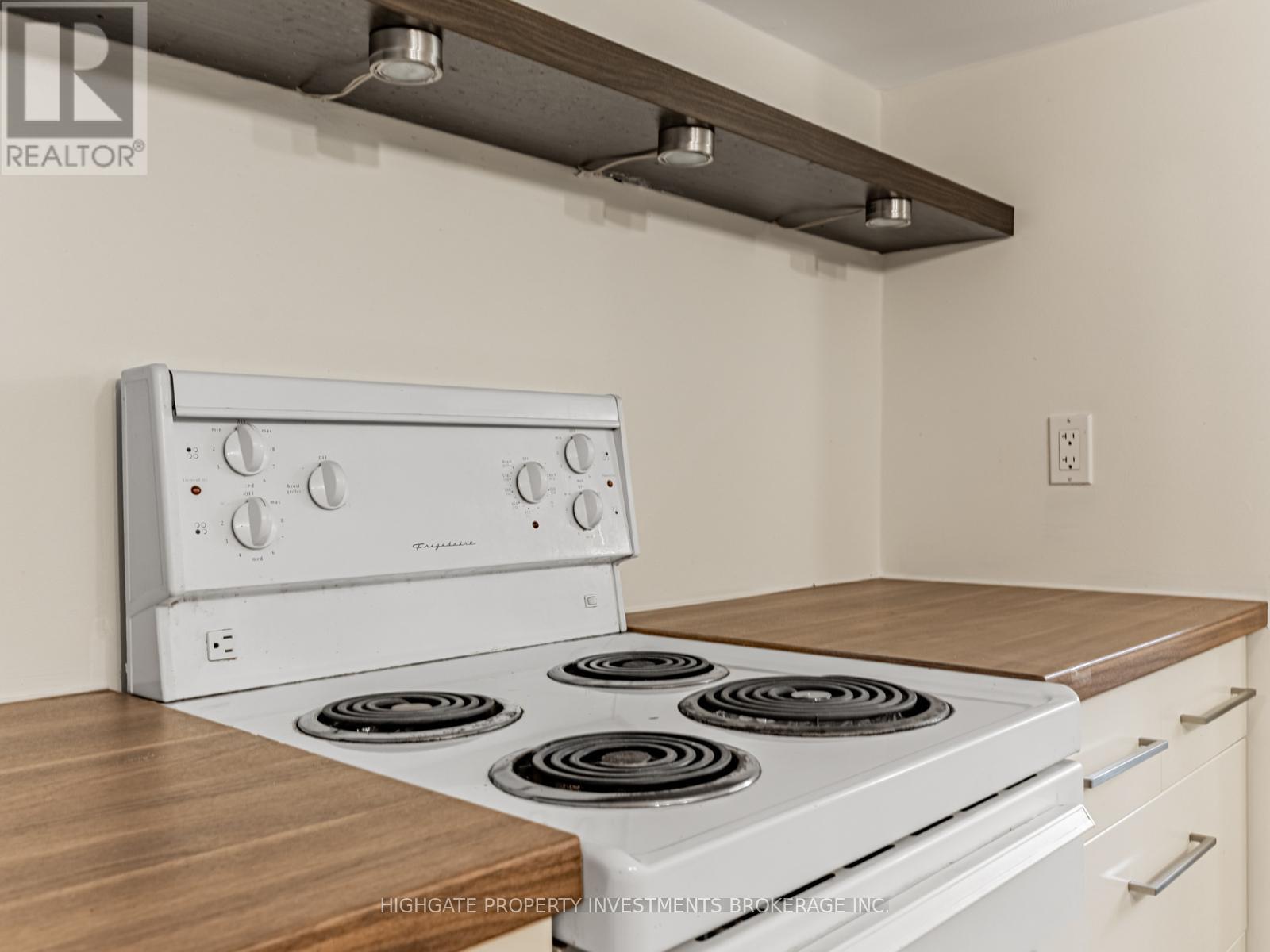 Bsmt - 104 Bertmount Avenue, Toronto, Ontario  M4M 2X9 - Photo 22 - E12594308