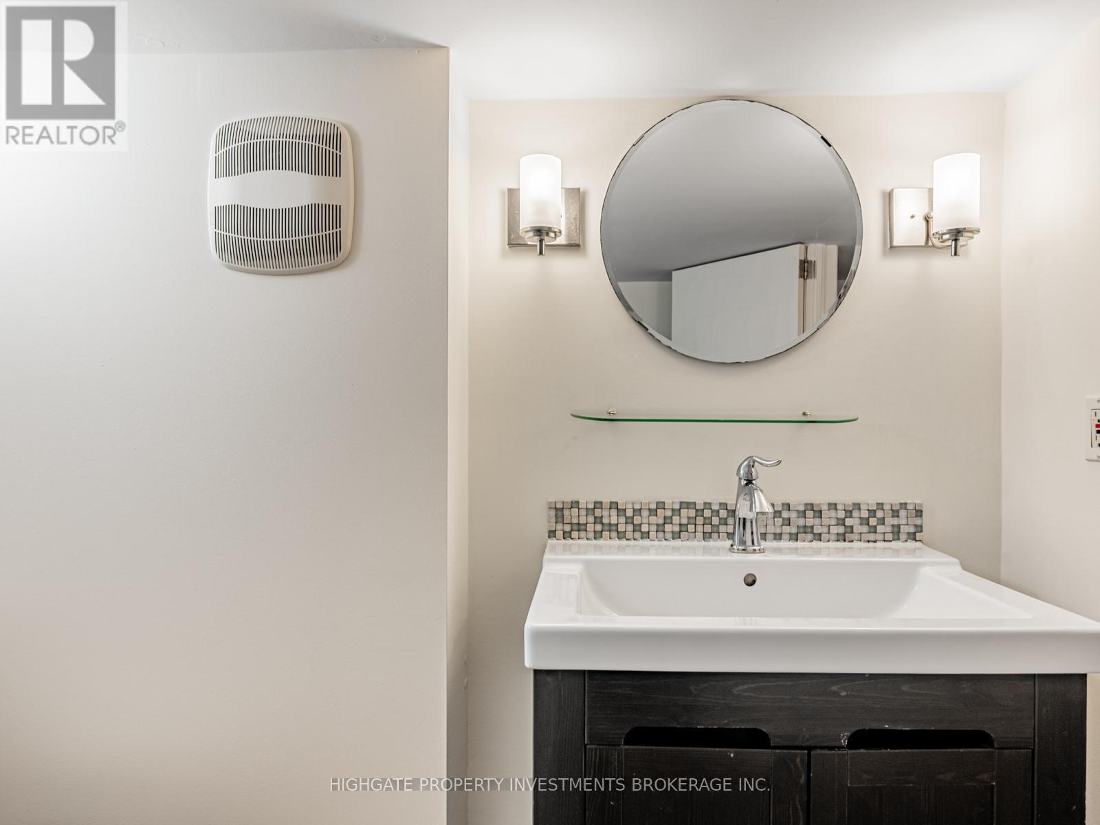 Bsmt - 104 Bertmount Avenue, Toronto, Ontario  M4M 2X9 - Photo 24 - E12594308