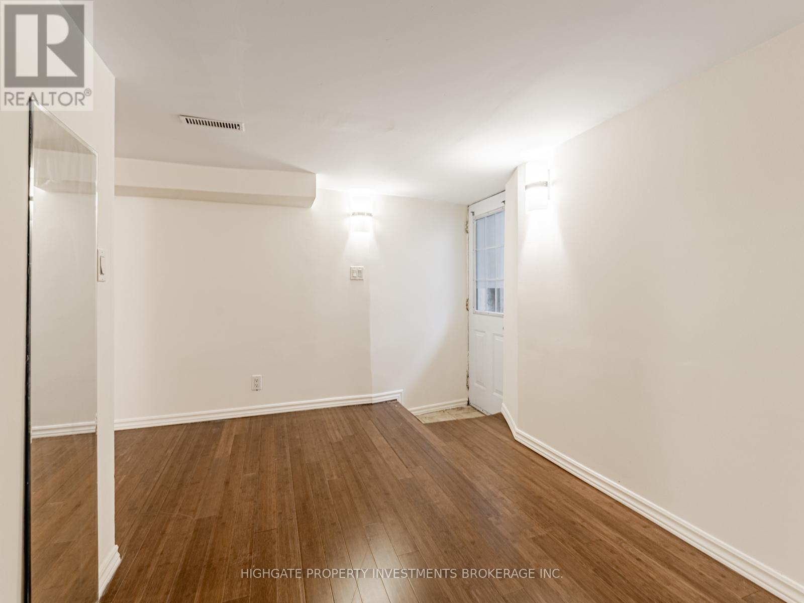 Bsmt - 104 Bertmount Avenue, Toronto, Ontario  M4M 2X9 - Photo 5 - E12594308