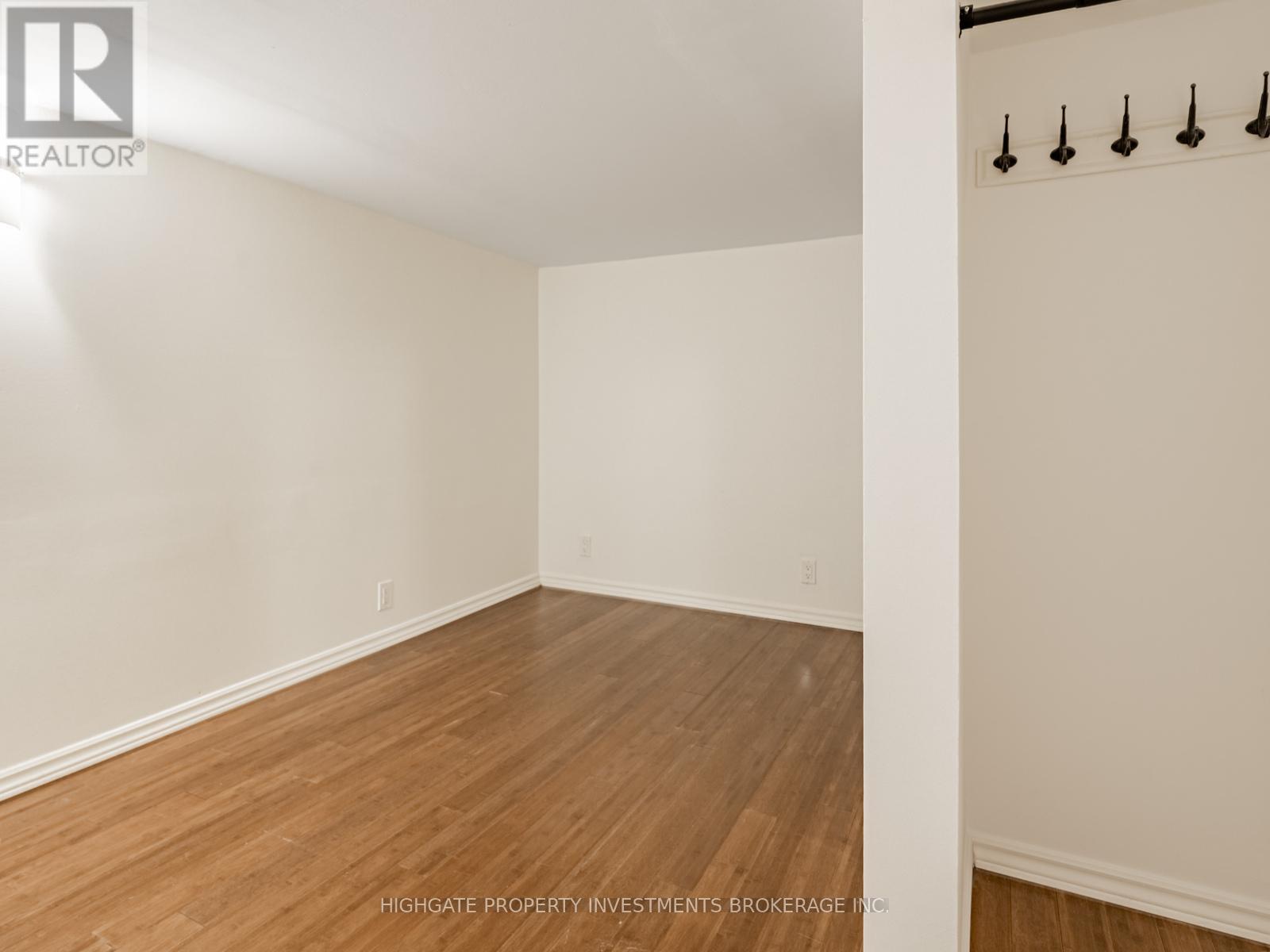 Bsmt - 104 Bertmount Avenue, Toronto, Ontario  M4M 2X9 - Photo 8 - E12594308