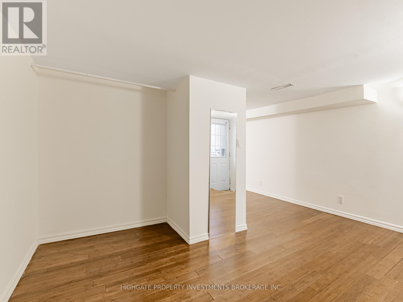 Bsmt - 104 Bertmount Avenue, Toronto, Ontario  M4M 2X9 - Photo 9 - E12594308