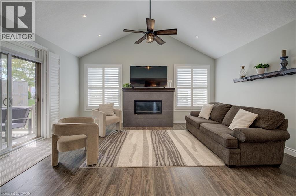 305 Thornhill Place, Waterloo, Ontario N2T 0A9 - Photo 8 - 40774704