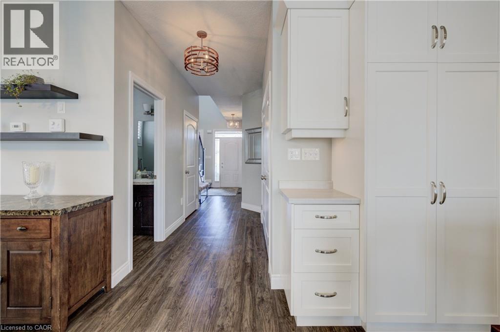 305 Thornhill Place, Waterloo, Ontario N2T 0A9 - Photo 19 - 40774704