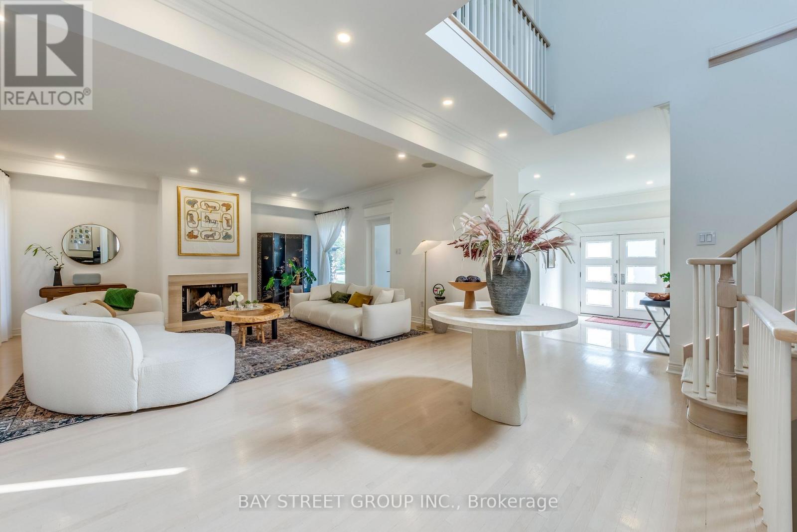 128 Beverley Glen Boulevard, Vaughan, Ontario  L4J 7V2 - Photo 4 - N12594104