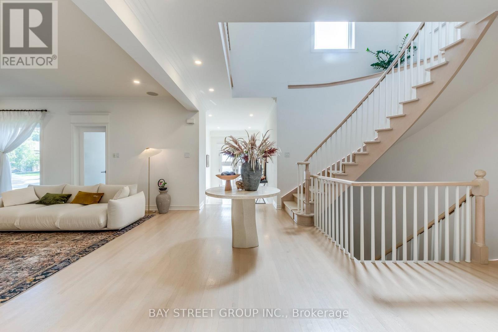 128 Beverley Glen Boulevard, Vaughan, Ontario  L4J 7V2 - Photo 6 - N12594104